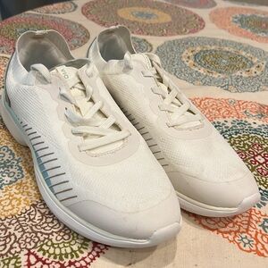 Vionic Women's Embolden Sneakers size 9